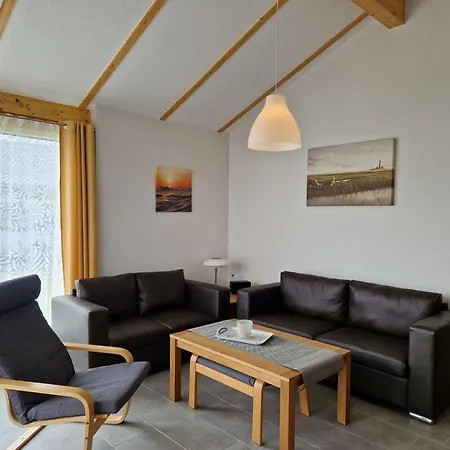 G8 Freistehendes Mit Gartenhaus By Interhome